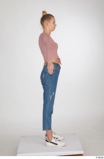 Kate Jones blue jeans casual dressed pink long sleeve t…